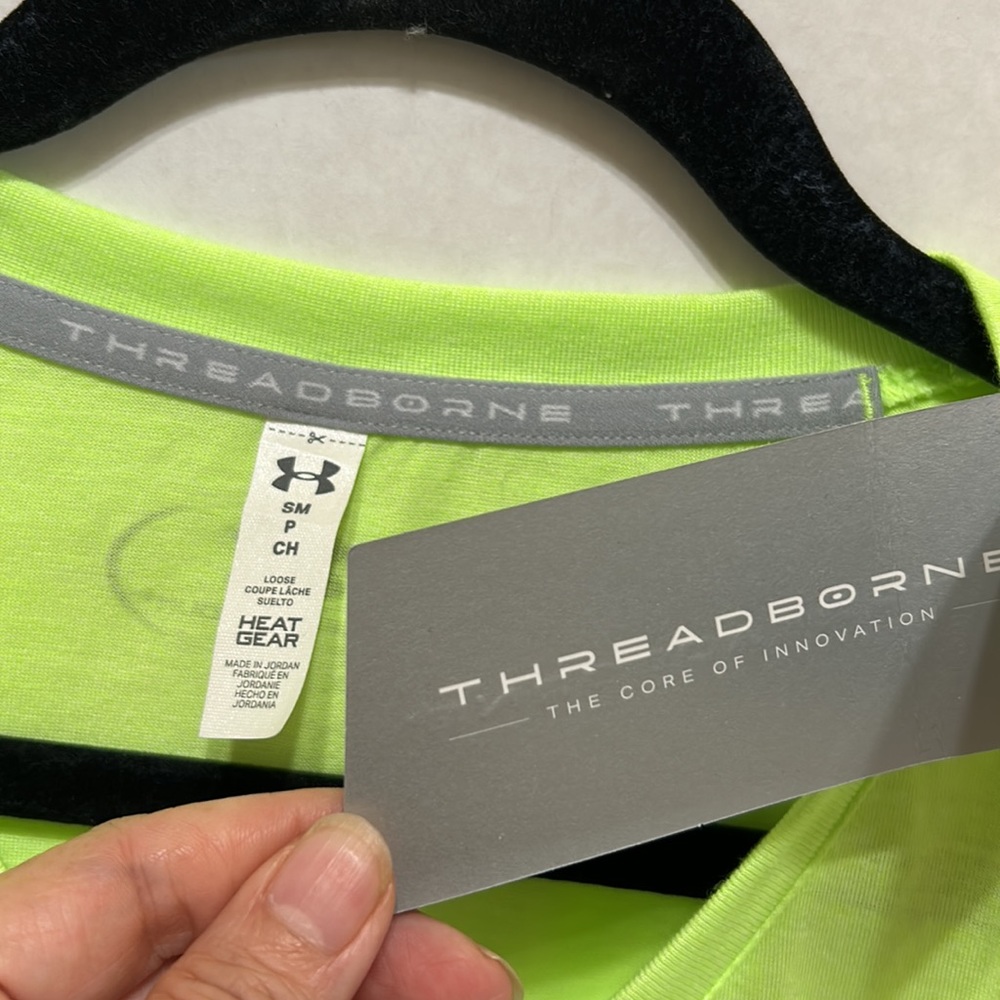 Under Armour V neck Heat Gear Shirt - Picture 5 of 5